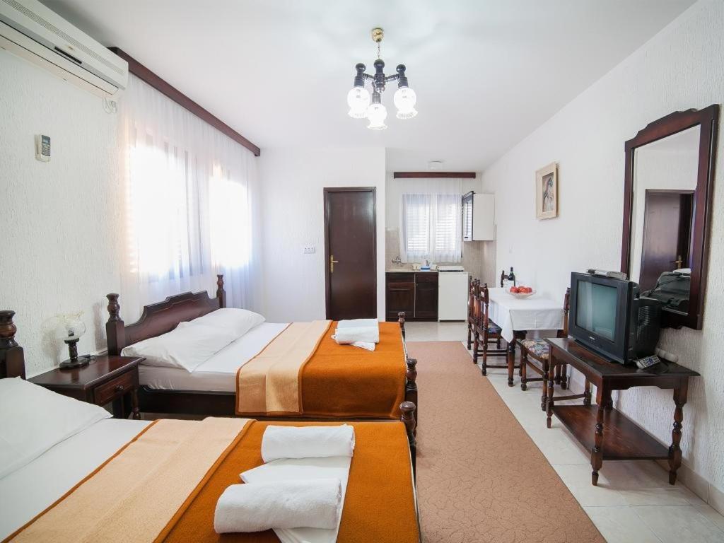 Guest House 4M Petrovac na moru Zimmer foto